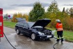 PKW brennt an Tankstelle